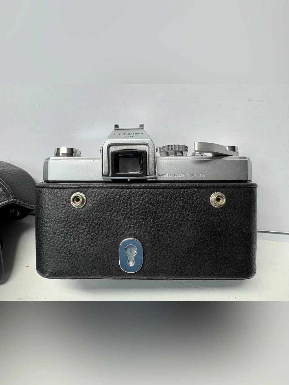 Mamiya/Sekor 1000 DTL  35 mm Camera Body + Case NO LENS